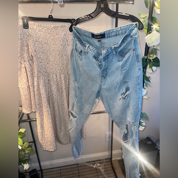 Off the shoulder top with jeans - Picture 3 of 3